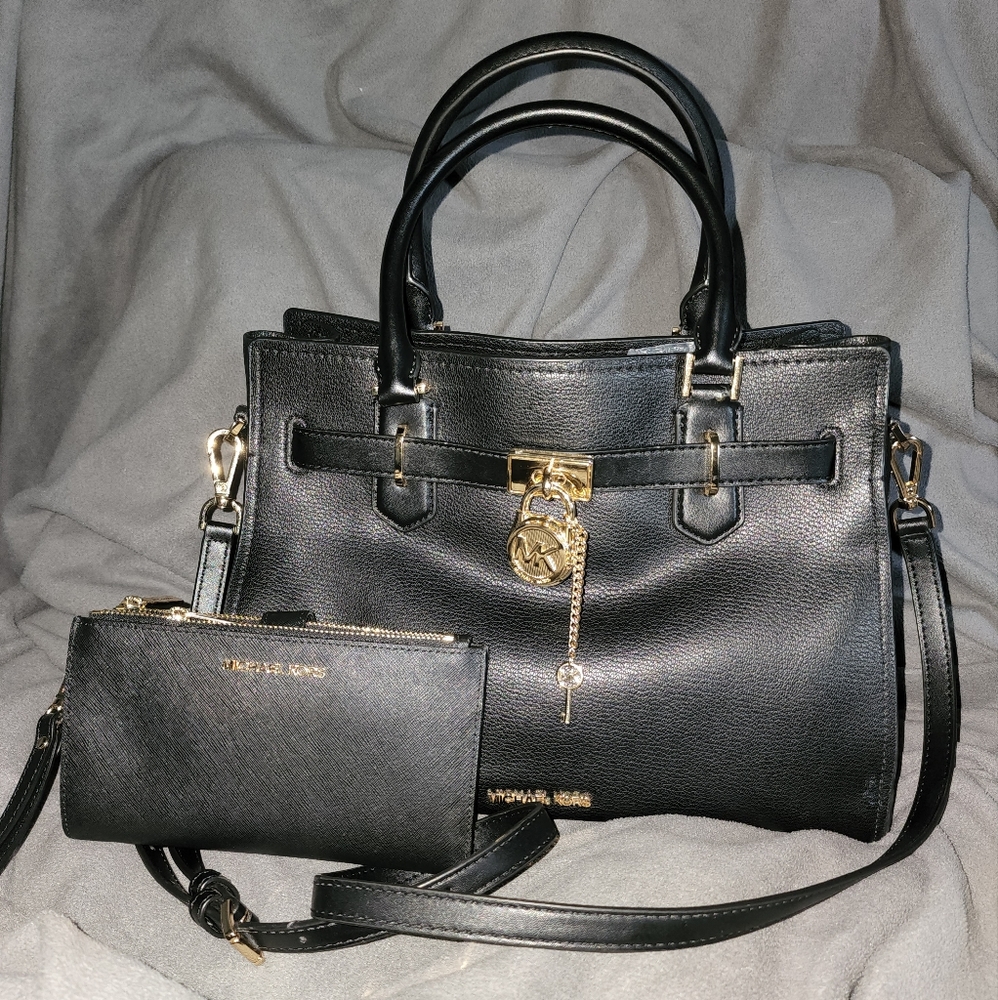 Medium Michael Kors Bag & Wrislet